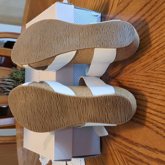 Eric Michael White Leather Adjustable Strap Low Wedge Sandals 37 - Picture 9 of 12